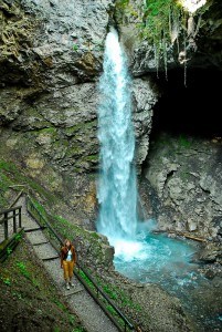 Grotte Et Cascade De Seythenex